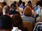 在企业内寻找共鸣:将会议作为研究场所 Crowd at a conference
